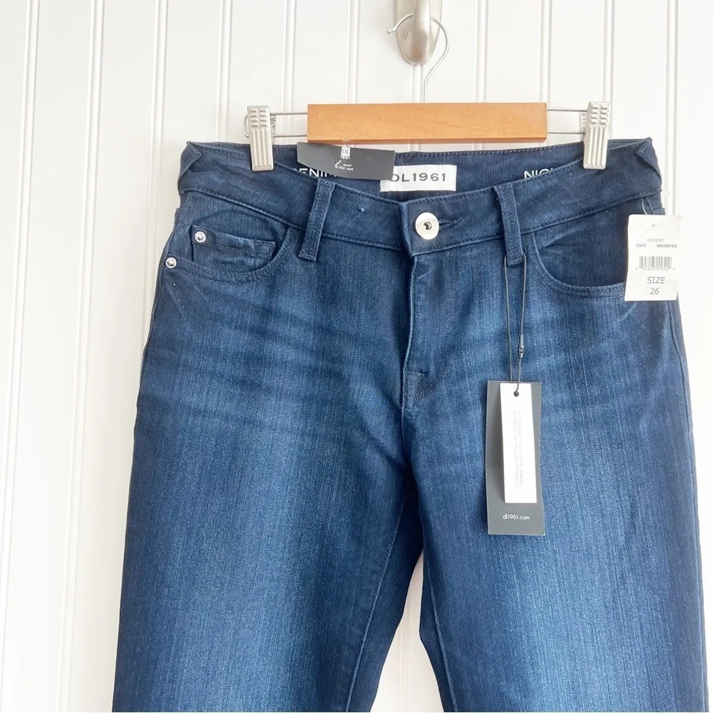 DL1961 Size 26 Nicky Mid Rise Cigarette Jeans